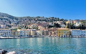 Maddy House - 50 Mt Dal Mare